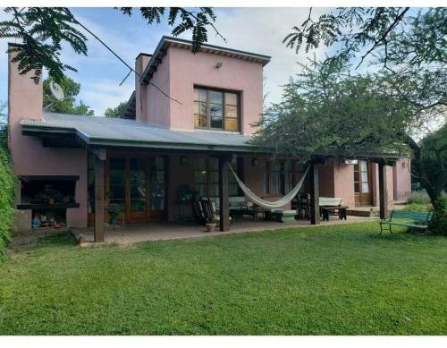 Casa En Barrio Privado 3 Dorm. / 3 Ba�os / Piscina