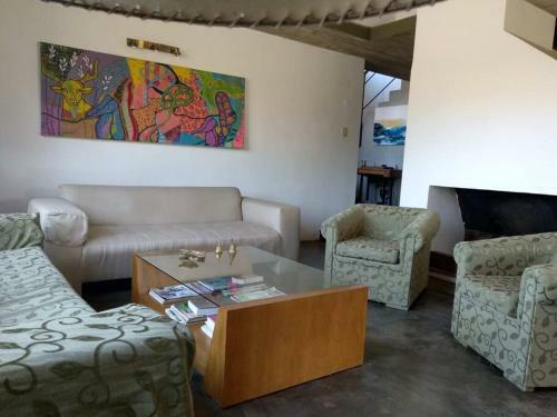 Casa En Barrio Privado 3 Dorm. / 3 Ba�os / Piscina