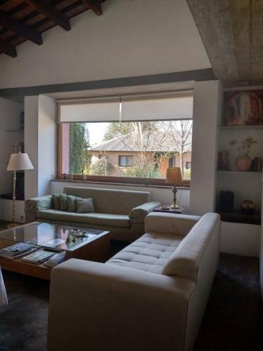 Casa En Barrio Privado 3 Dorm. / 3 Ba�os / Piscina