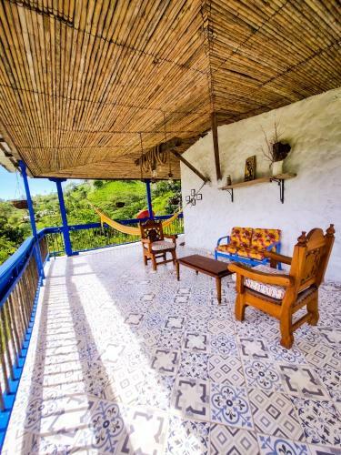 Hacienda Sagrada - Cascada El Tagual