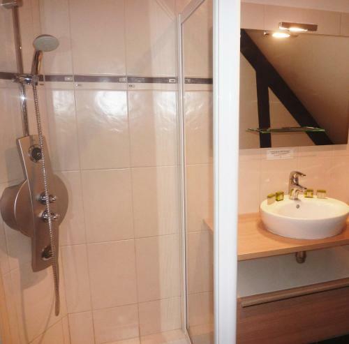 Hotel Logis Le Quai Fleuri