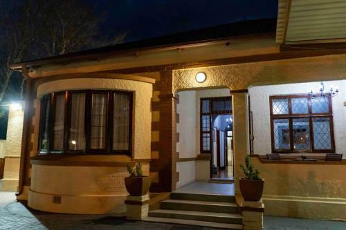 Hostal 74 On Retief Guesthouse