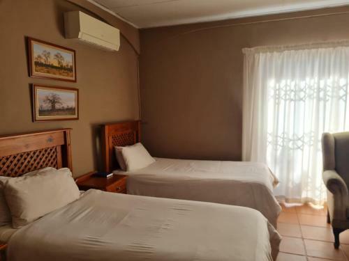 Hostal Loerie Inn Guest House