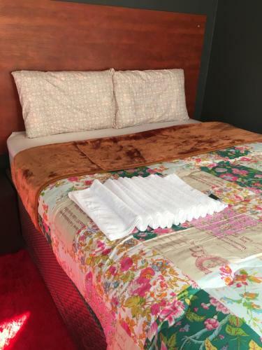 Hostal Hi-5 Guest House