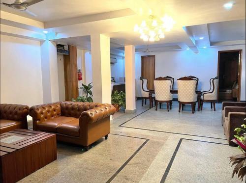 Hostal 16bhk Entire Villa For Function And Marriage