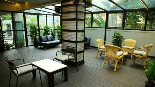 Hotel White Fern Stays