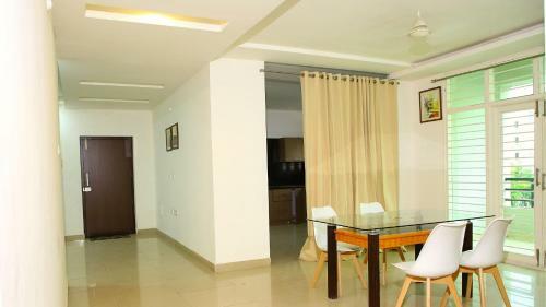 Hotel White Fern Stays