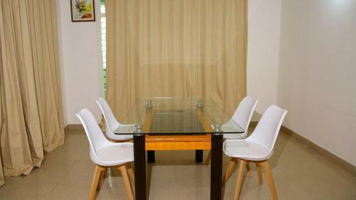 Hotel White Fern Stays