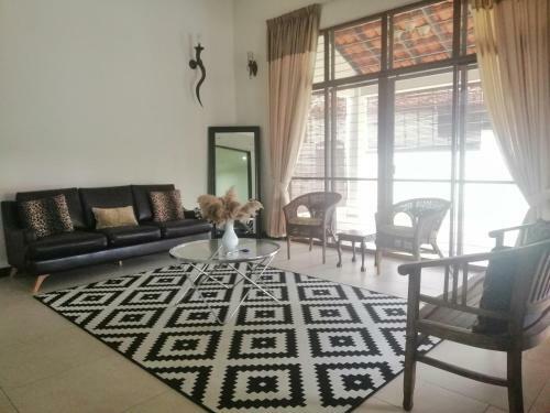 Villa D'teratak Homestay