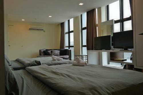 Summer Oscar Boutique Hotel