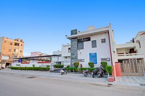Capital O 91036 Hotel Stanza