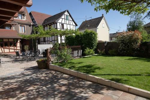 Hotel Logis H�tel Restaurant La Charrue
