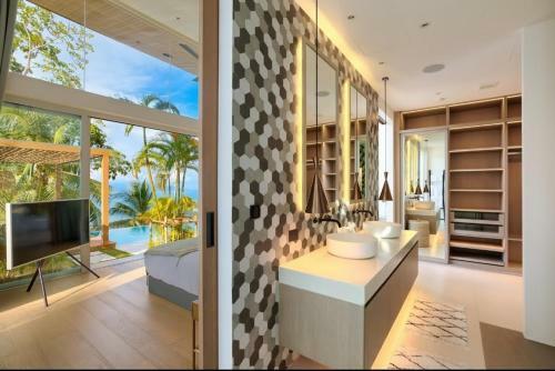 Villa Venice / Pacific Palissade