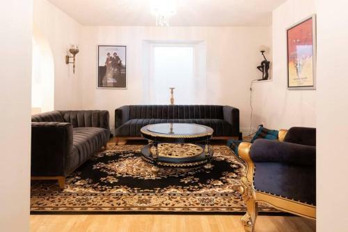 Apartamento A Modern Home With Old-world Charm In Bathurst