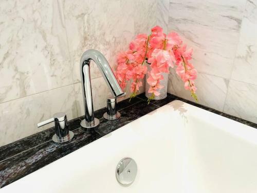 Apartamento Spacious Downtown 2 Bedroom Condo With Pool And Air Conditioning