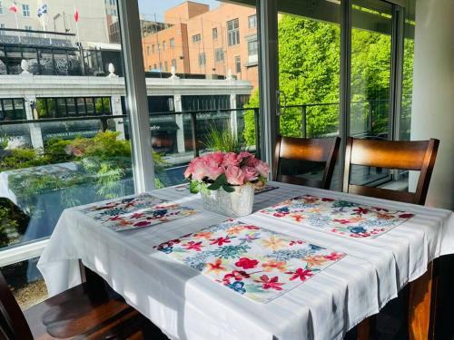 Apartamento Spacious Downtown 2 Bedroom Condo With Pool And Air Conditioning