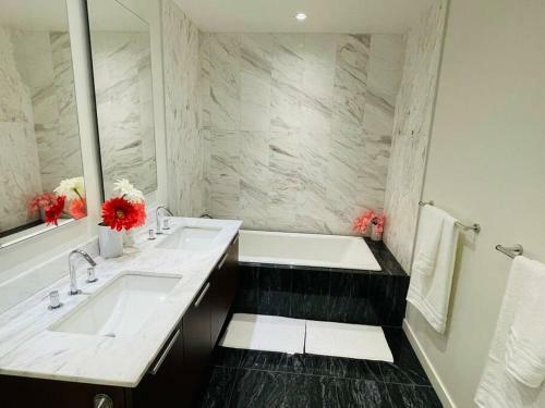 Apartamento Spacious Downtown 2 Bedroom Condo With Pool And Air Conditioning