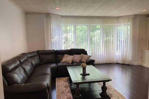Apartamento Cheerful 3 Bedroom Resedential Home