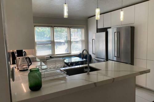 Apartamento Cheerful 3 Bedroom Resedential Home