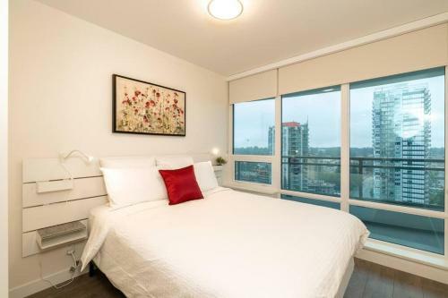 Apartamento Luxury 2br Condo W/ Great View In Surrey Center