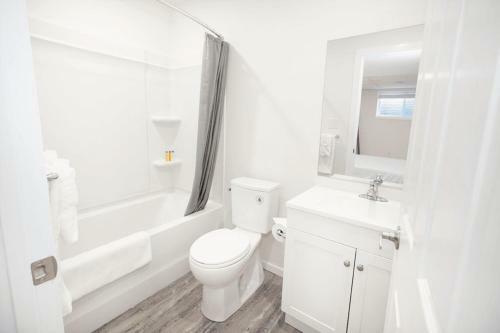 3br Condo With Free Parking And In-suite Laundry