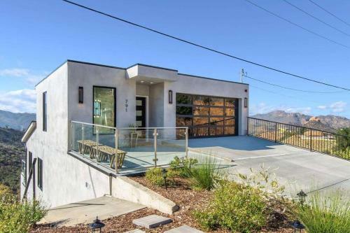 Malibu Sunset Getaway