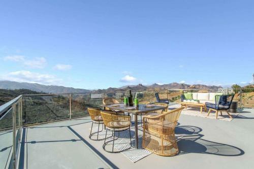 Malibu Sunset Getaway