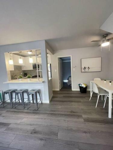 Apartamento Charming 1/1 Lb Gem! Perfect Beach Getaway!