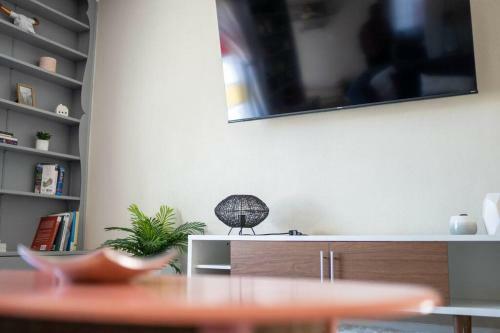 Mojave Diamond In The Rough!