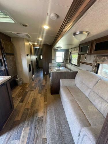 Rv3 Wonderfull Rv In Moval Private Freeparking Netflix