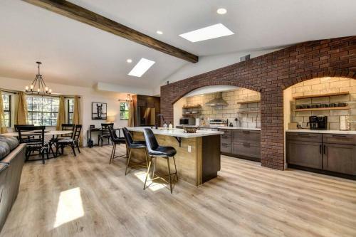 Harmony Ridge Ranch Nestled On A Secluded 6 Acres