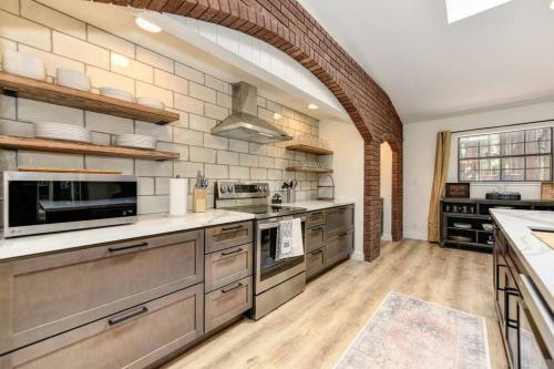Harmony Ridge Ranch Nestled On A Secluded 6 Acres