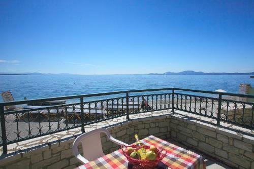 Kaminaki Beachfront Apartments