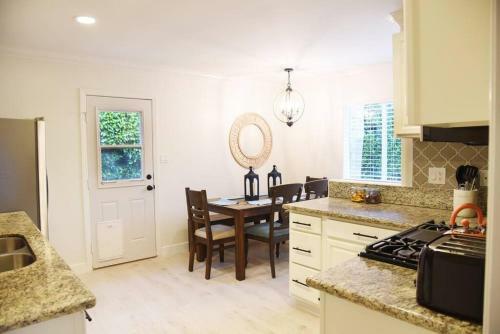 Mile To Ocean! Pet Friendly! *new* Socal Cottage