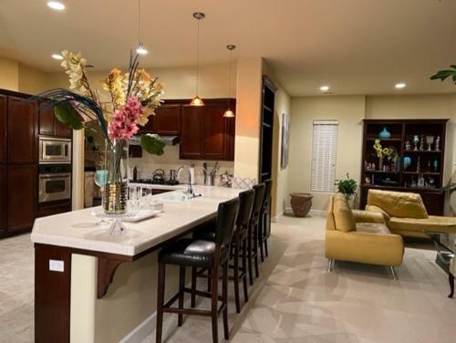 Gated, Luxurious 3000 Sf Tuscan Wrkspace, Internet 1gbps, Fpit, Bbq