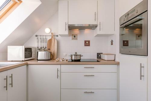 Centrally Located Apartment With Sunny Terrace