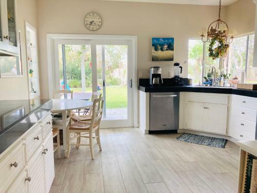San Clemente Home With Ocean Views, Close To Beaches And Trails