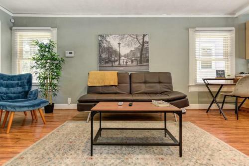 Gorgeous Midtown Get Away With Great Location