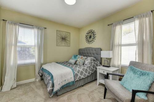 Artsy 2br Home 5 Min From Ucd Med Ctr & Sac State