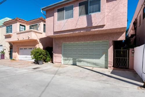 Villa 3 Bedrooms On Venice Beach Canal.