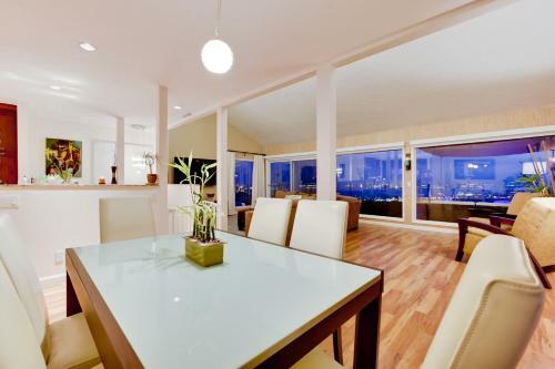 Apartamento Incredible Hilltop Luxury Bay View Retreat