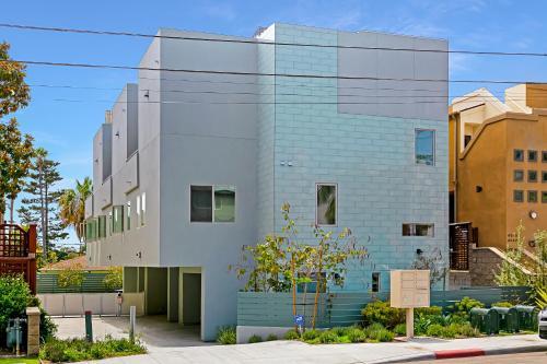 Riviera Charms