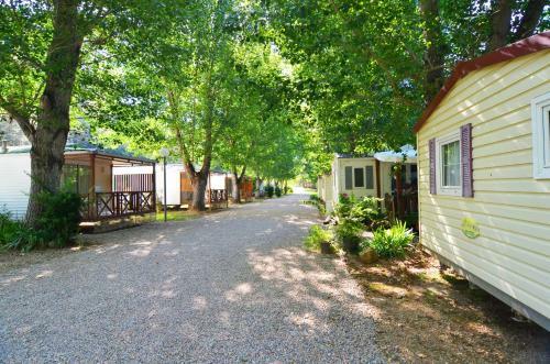Camping Les Fougui�res