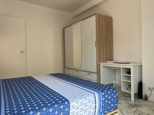 Spacious Apartment Next To The Sea