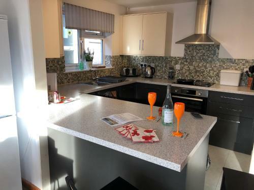 Apartamento Lovely Lodge Sleeps 8 Private Hot Tub Plus Shared Pools