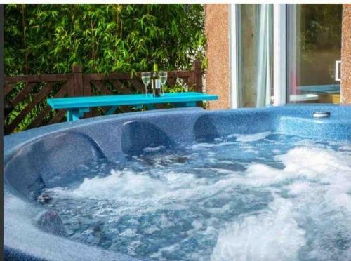 Apartamento Lovely Lodge Sleeps 8 Private Hot Tub Plus Shared Pools