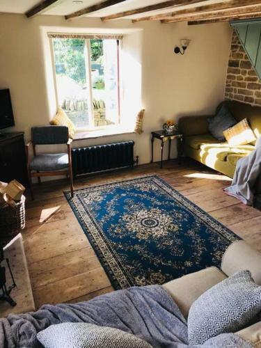 Beautiful Cosy Cottage By A Babbling Brook