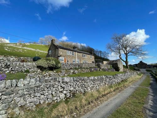 Dove Cottage - Stay At Gwens