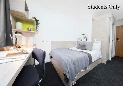 Hostal Charming Room For Students Only, Cardiff - Sk