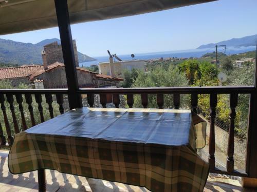 Kotrwnas Family Traditional Villa Seaview